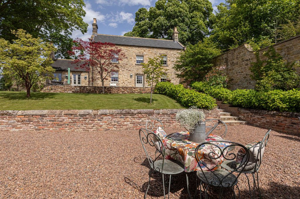 Property photo 1 of 34