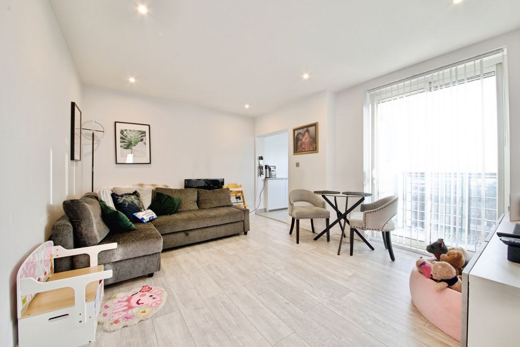 Property photo 2 of 18 Pbox-Img.Jpg