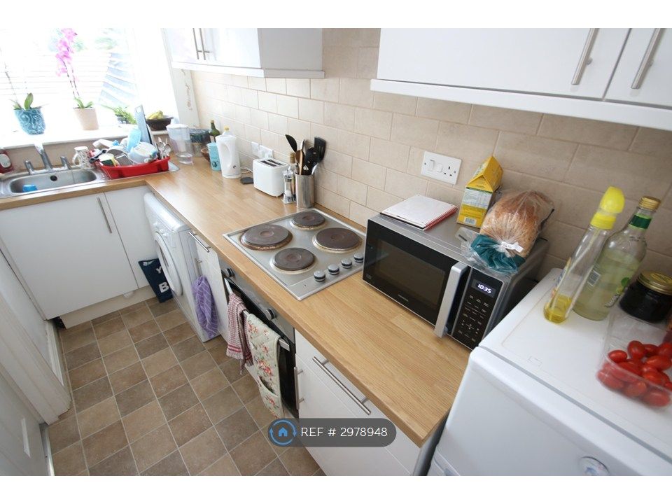 Property photo 2 of 5 Kitchen