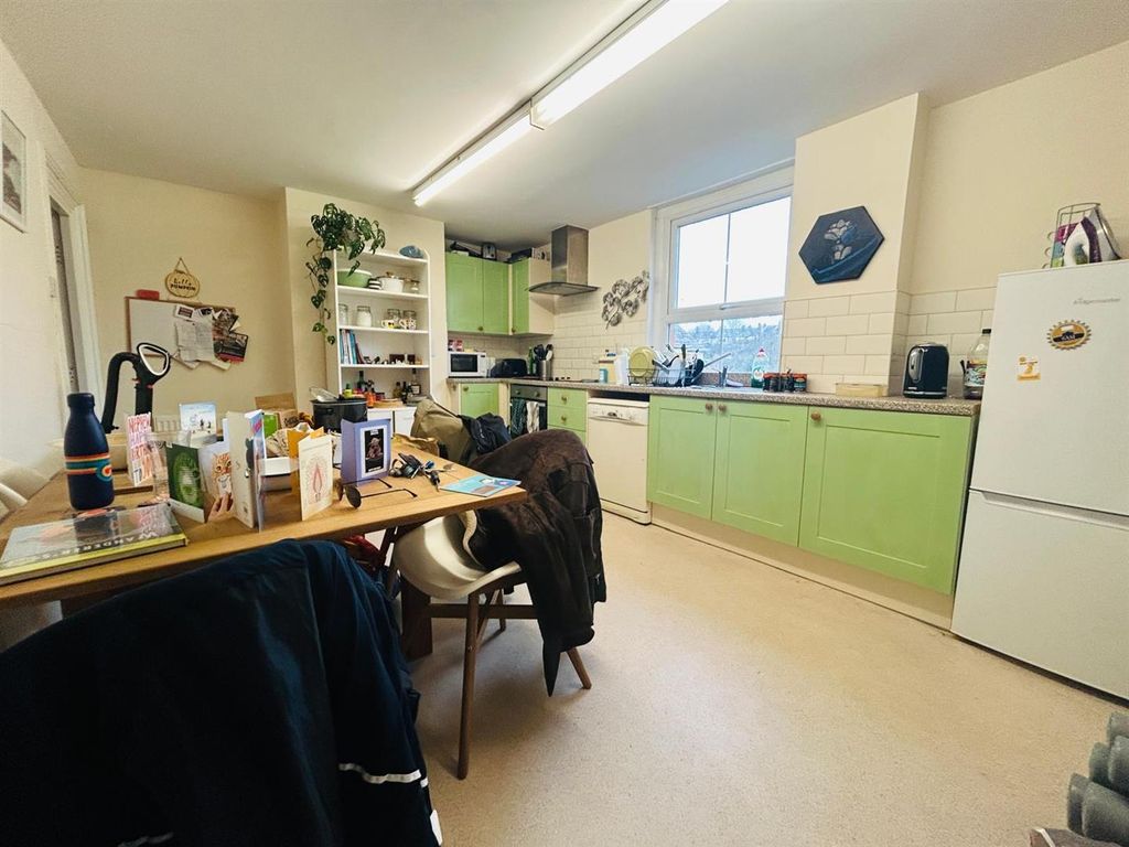 Property photo 3 of 7 Kitchen/Diner