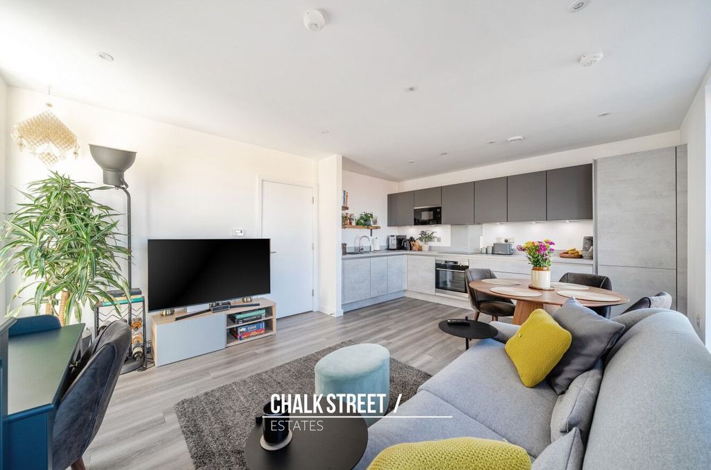 Property photo 3 of 18