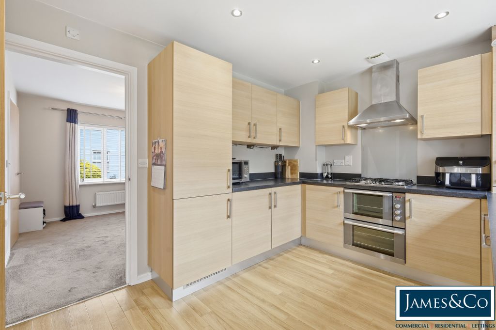 Property photo 3 of 15 34Clareandonroadf