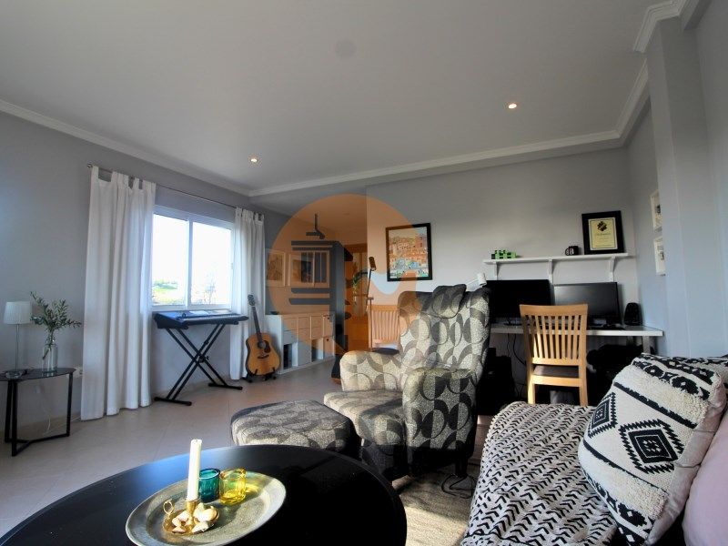 Property photo 3 of 37