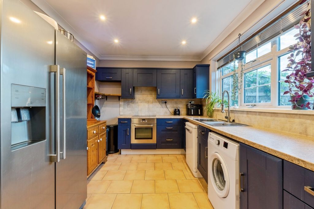 Property photo 2 of 23 Pbox-Img.Jpg