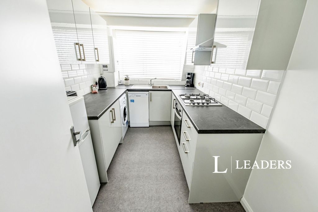 Property photo 3 of 7 Pbox-Img.Jpg