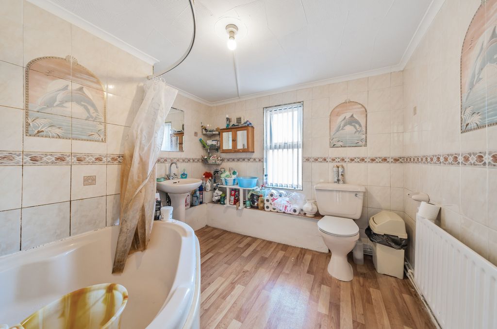 Additional image 14 of 6 bed terraced house for saleBrudenell Avenue, Hyde Park, Leeds LS6