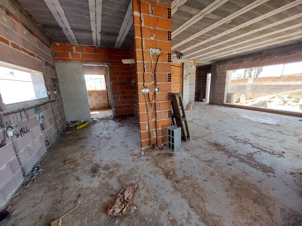 Property photo 3 of 6