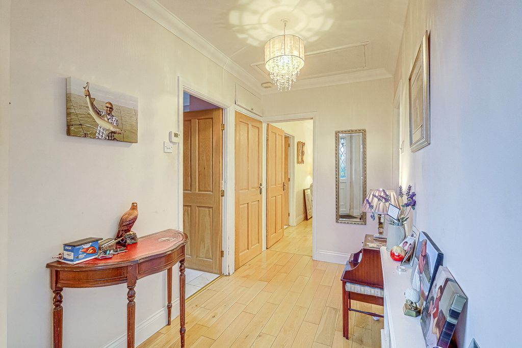 Property photo 3 of 24