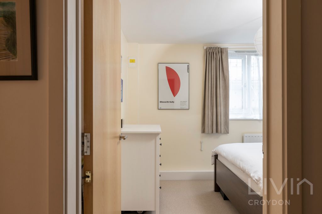 Property photo 2 of 18 Kingfisher Court-02