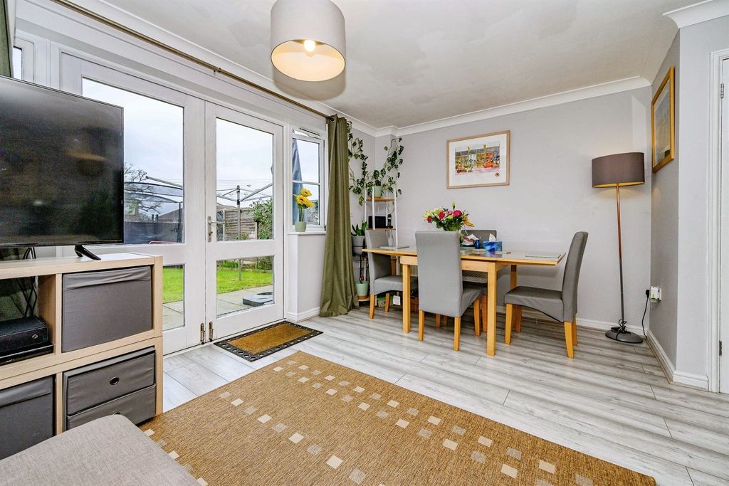 Property photo 3 of 14