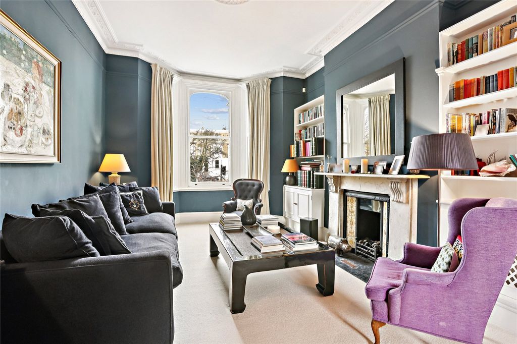 Property photo 3 of 17 Reception