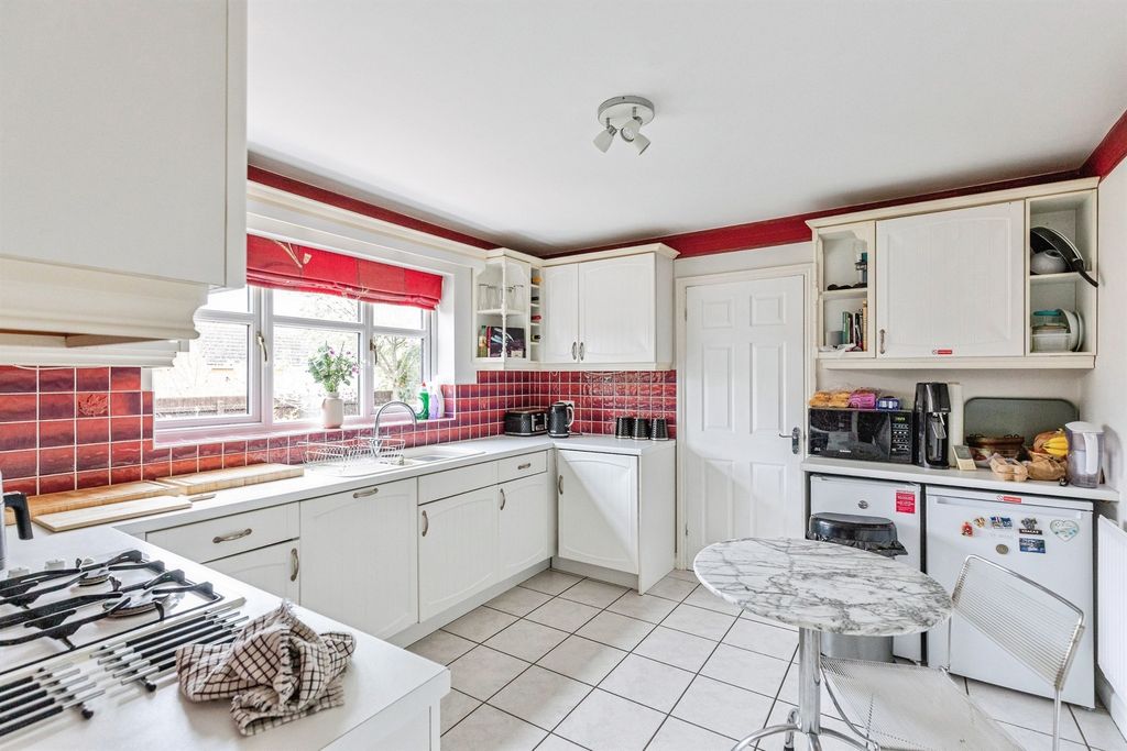 Property photo 2 of 14