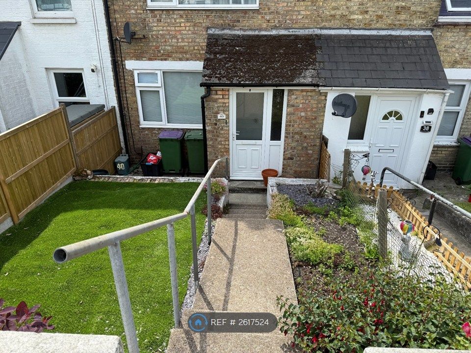 Property photo 1 of 8 Front Garden