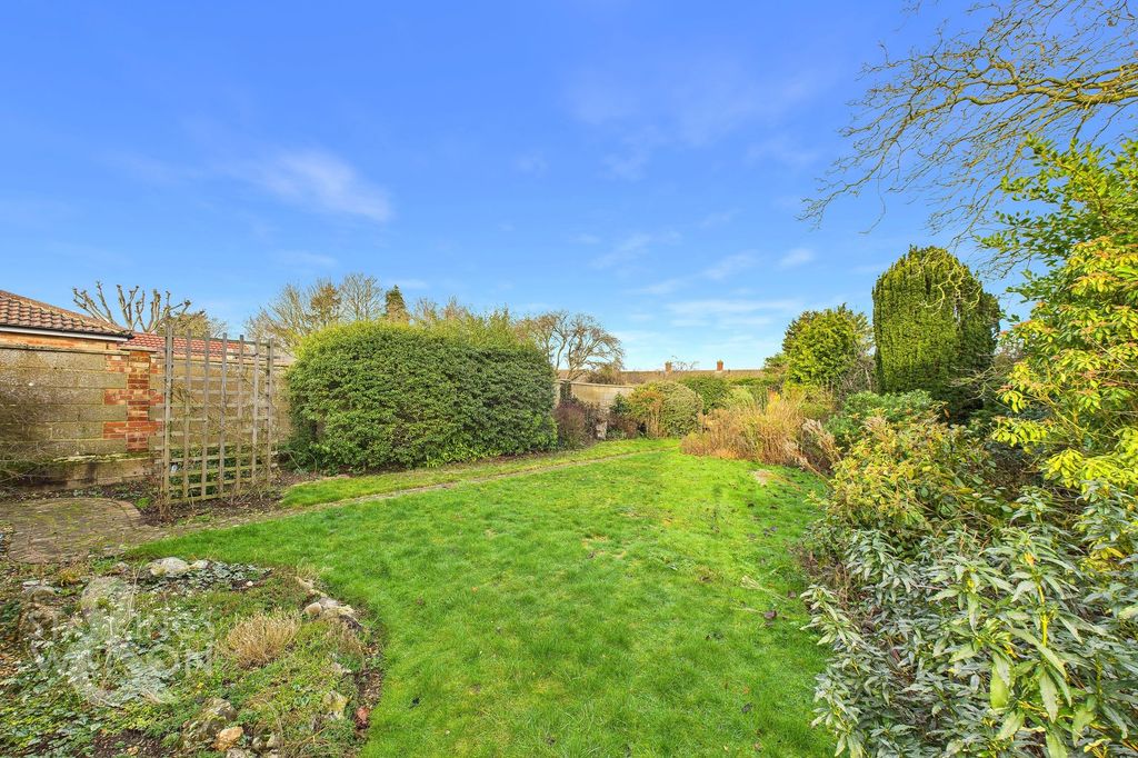 Property photo 3 of 21