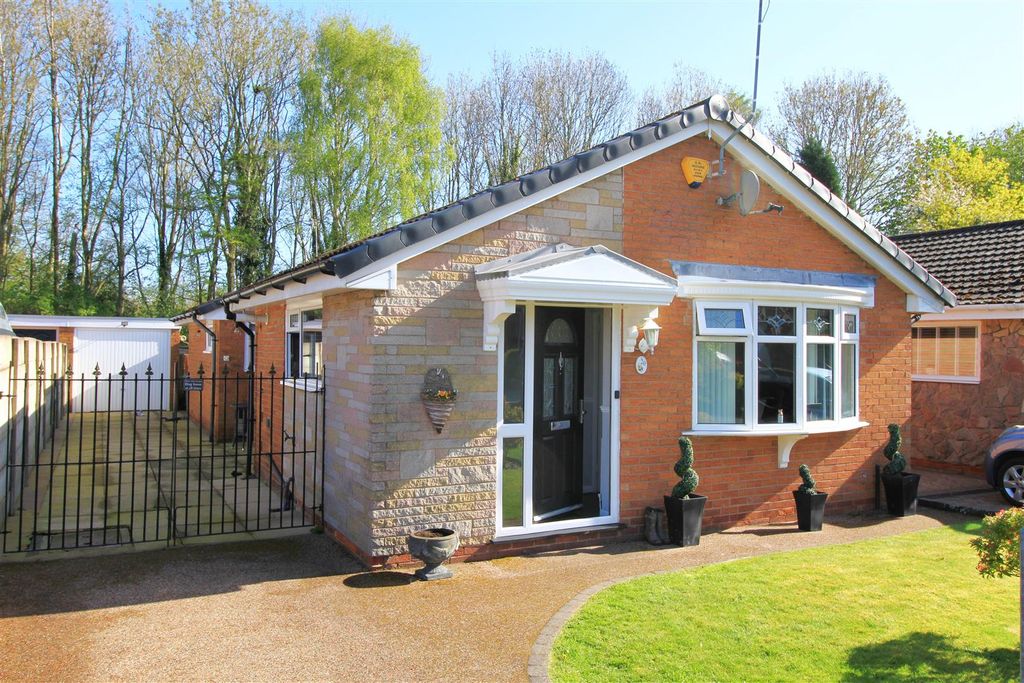 Property photo 1 of 16 Front Aspect .Jpg