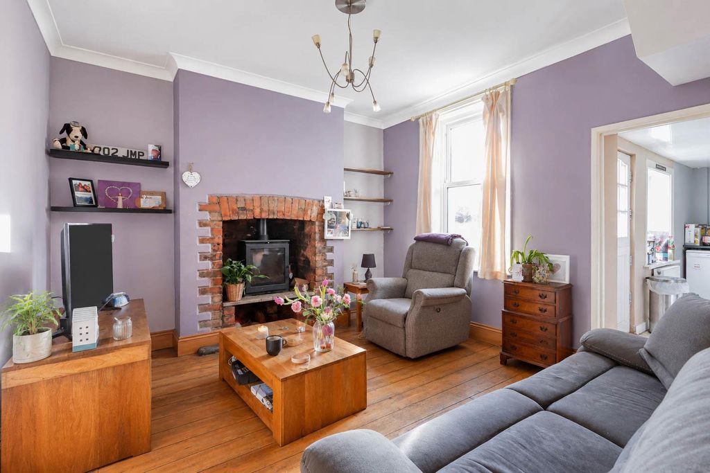 Property photo 3 of 10 High Street New -3.Jpg