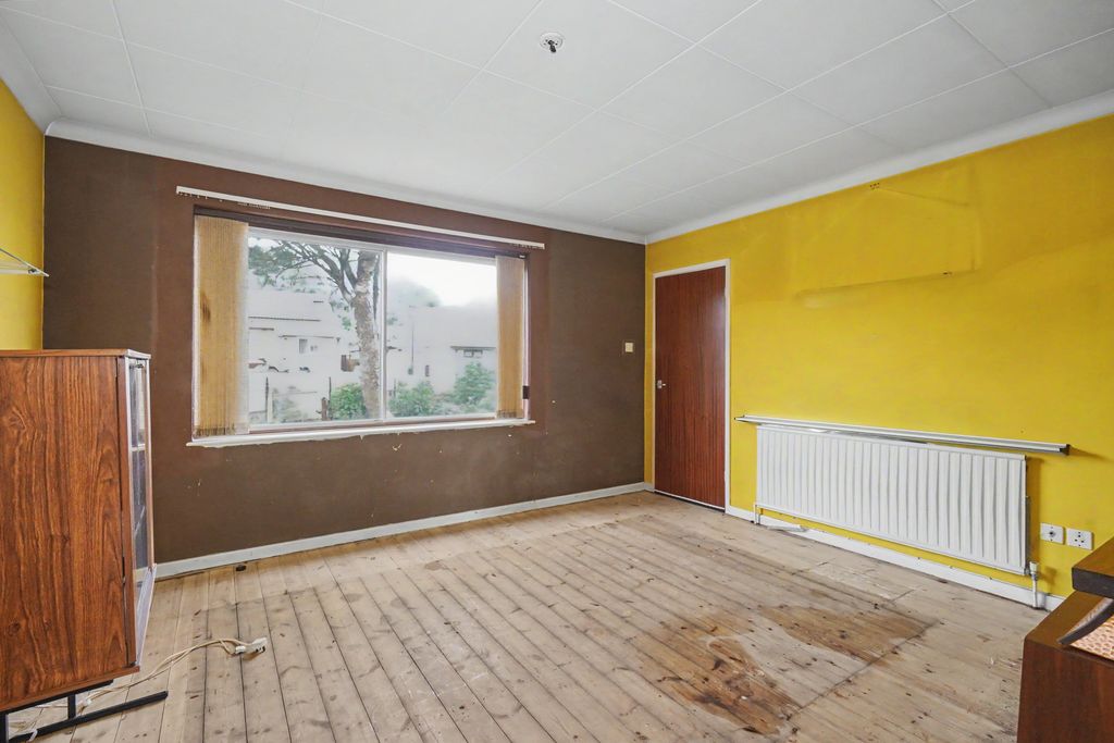 Property photo 2 of 16 17 Charlton Close, Linton, Swadlincote, Derbyshire, De12 6Pr