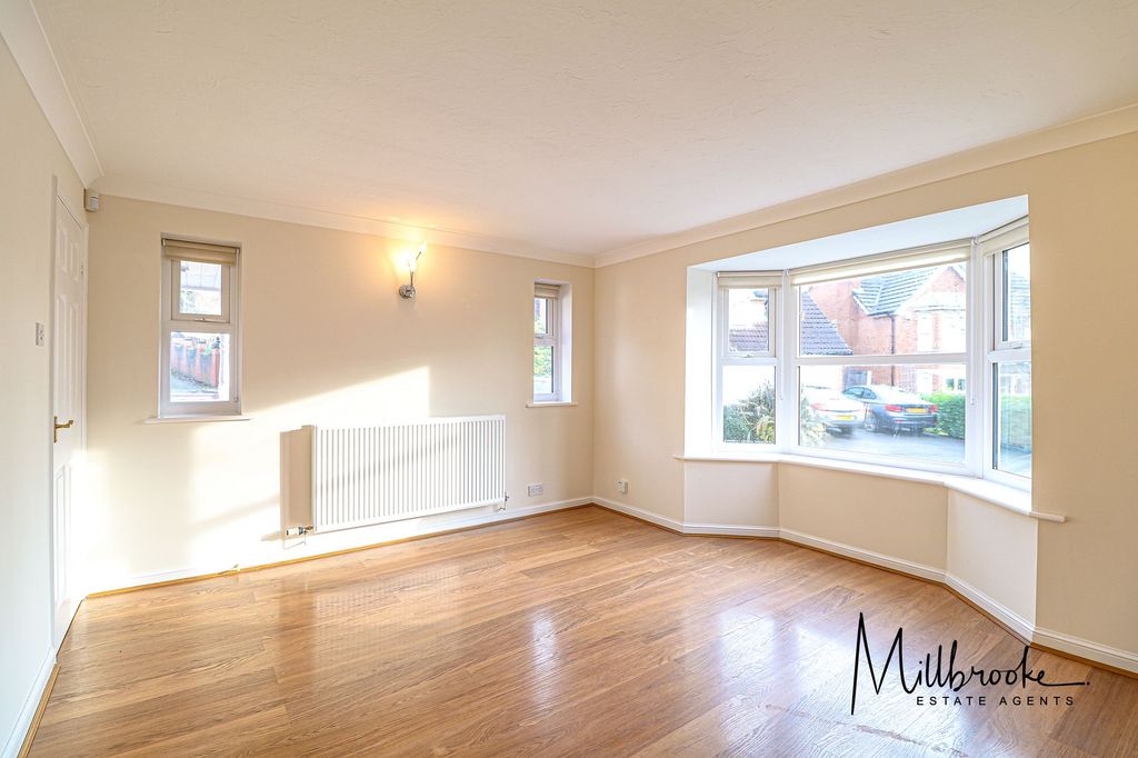 Property photo 3 of 28