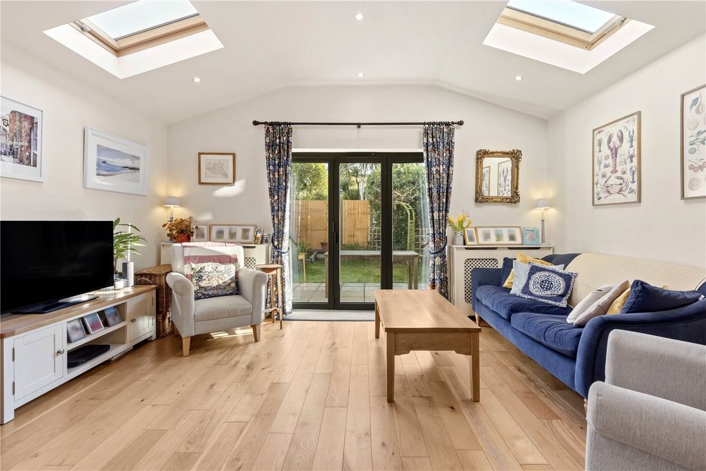 Property photo 1 of 10 Reception