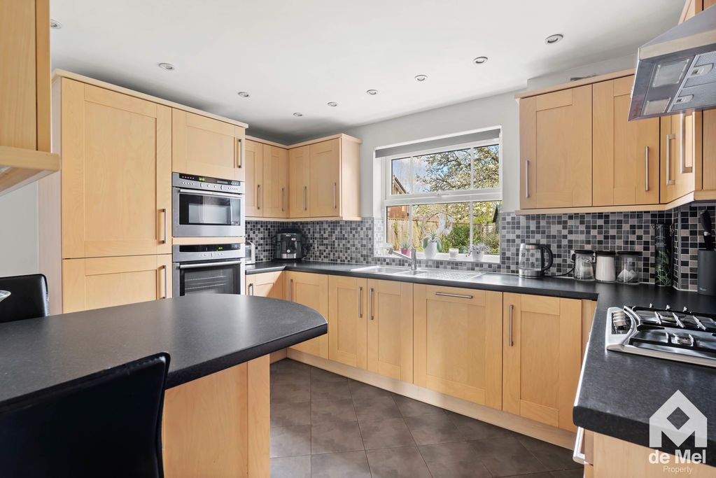 Property photo 2 of 19 Photo 14