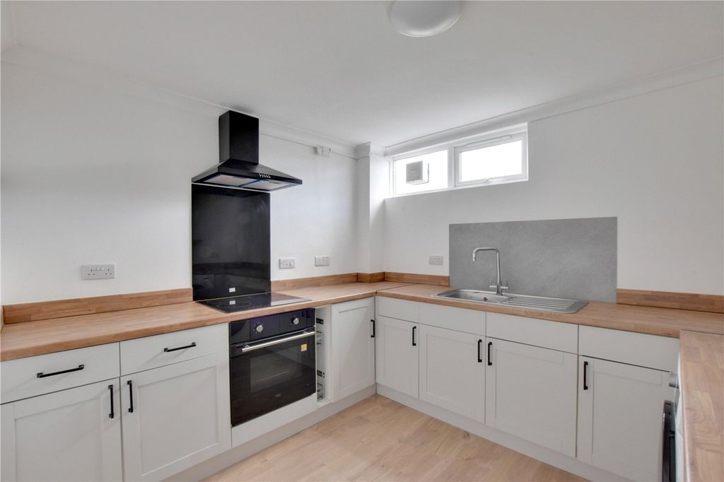 Property photo 2 of 14 Picture No. 06