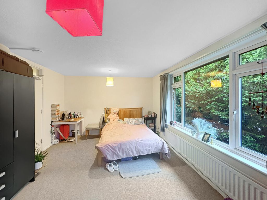 Property photo 3 of 10 Bedroom