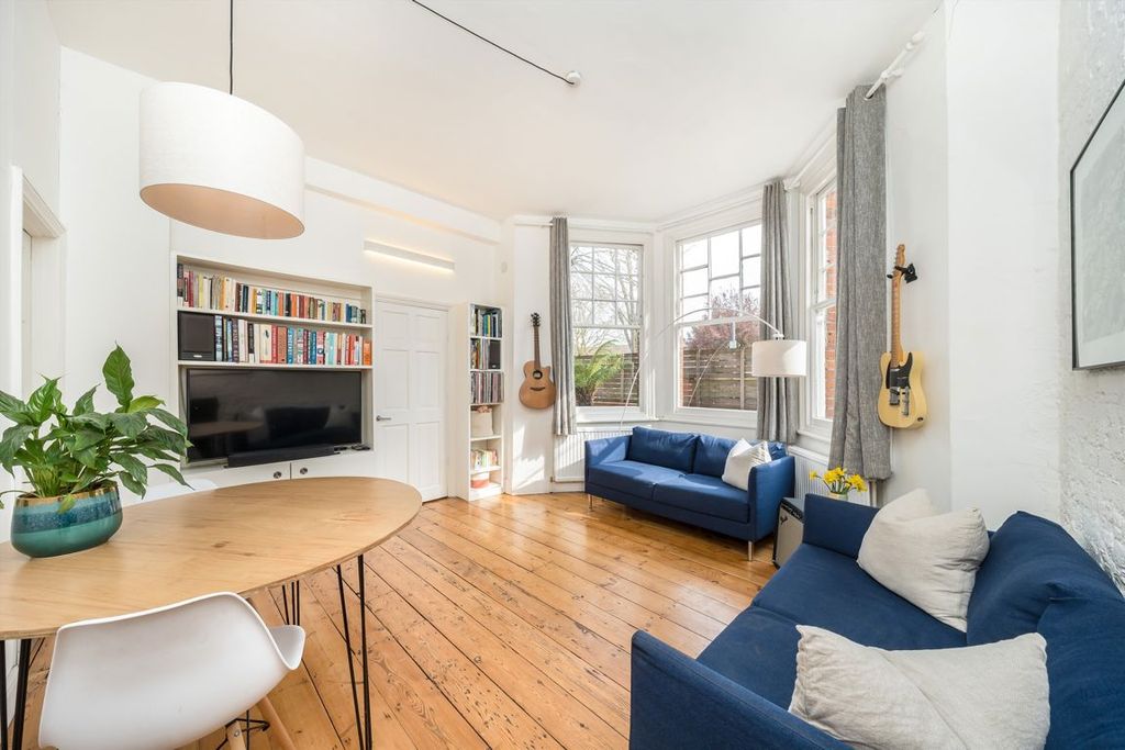 Property photo 2 of 8