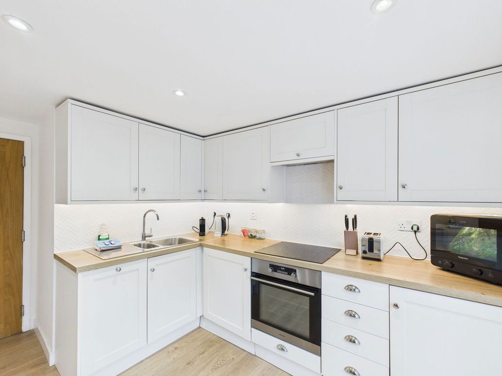 Property photo 3 of 25