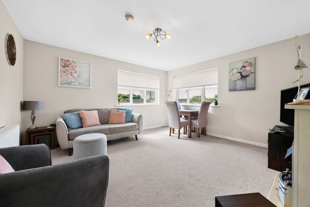 Property photo 2 of 14
