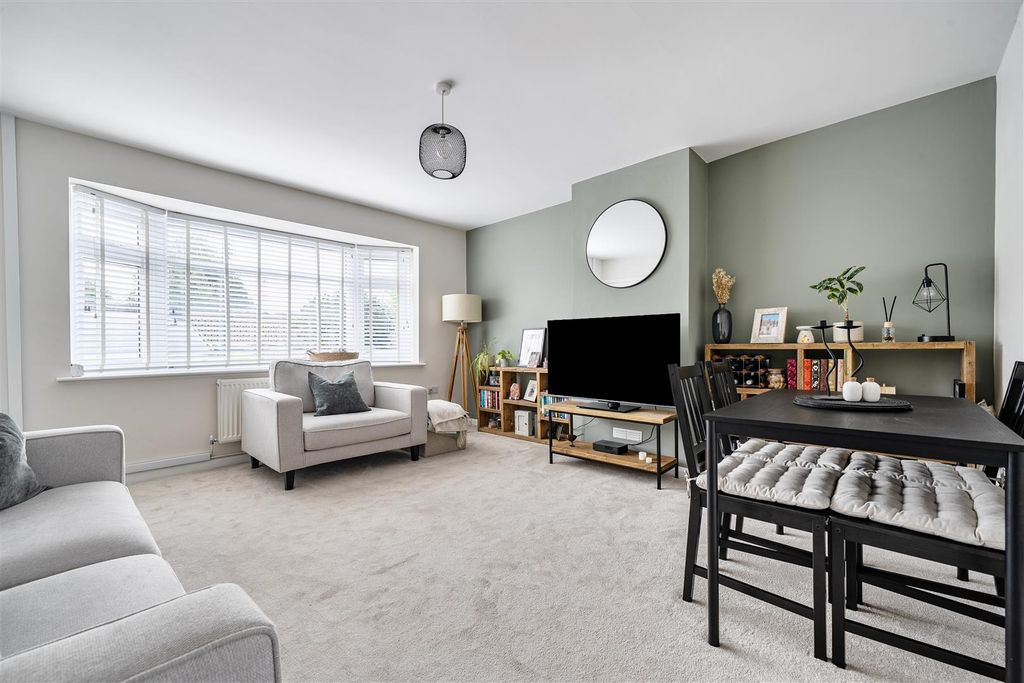 Property photo 3 of 17 1360226-11-68De71Dcb7511.Jpg