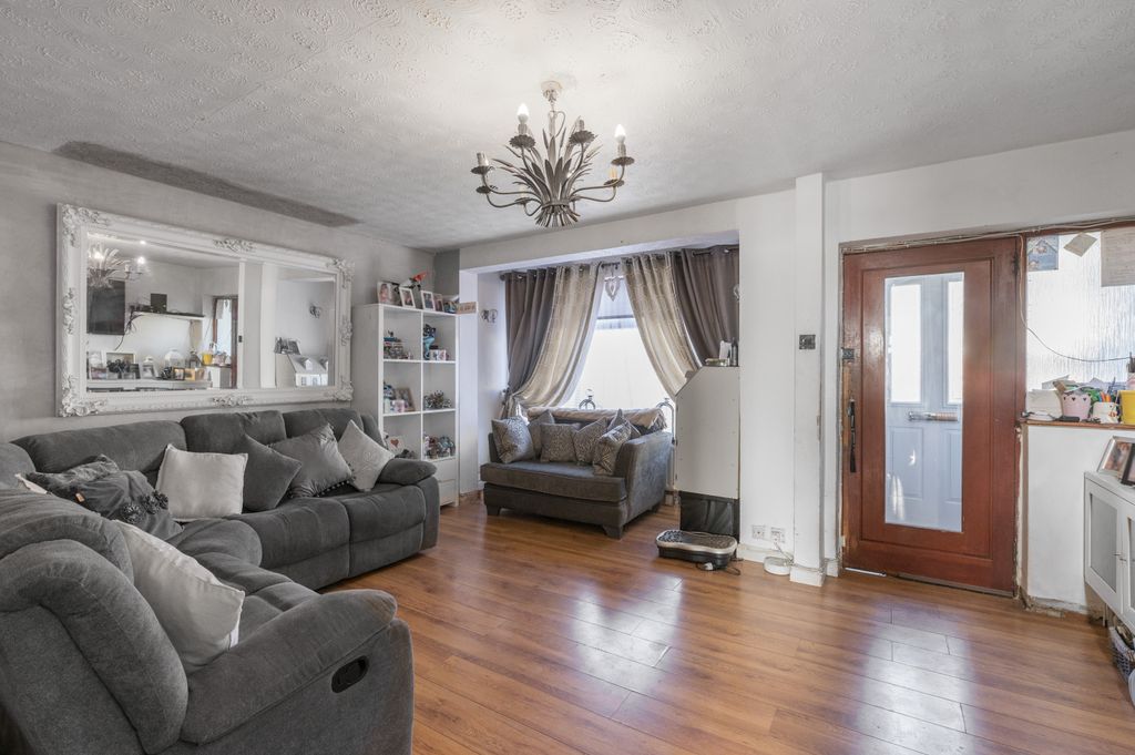 Property photo 2 of 20