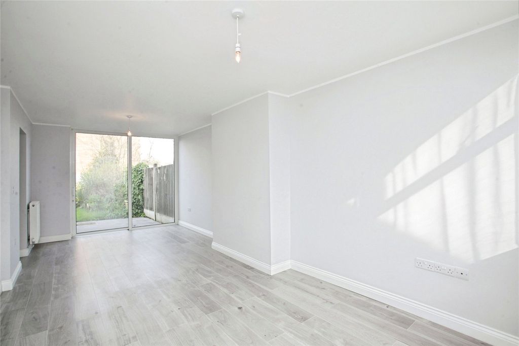 Property photo 2 of 17 Picture No. 02