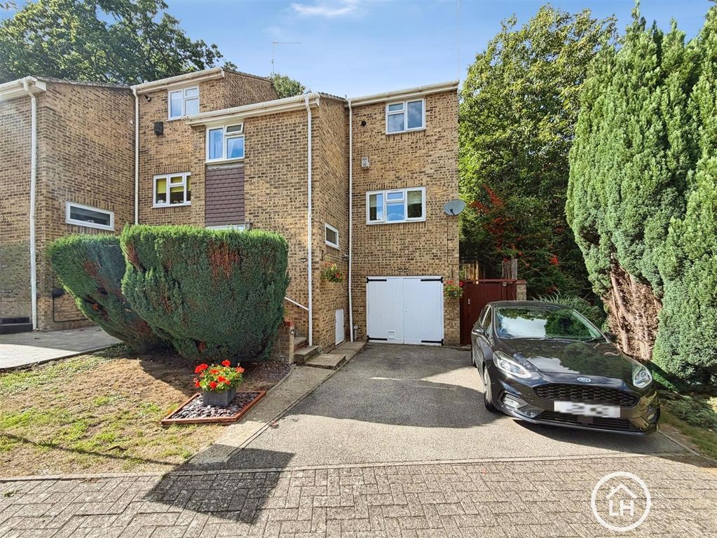 Property photo 1 of 14 External