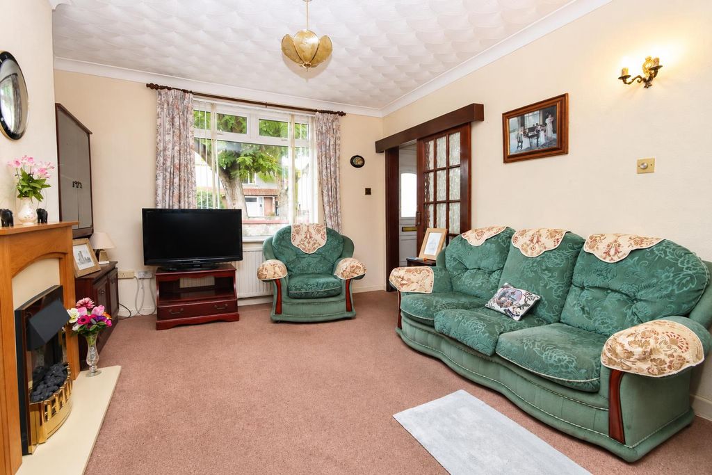 Property photo 2 of 15 5F3Df6B5-Ae9F-4Bf1-Ad6A-7Bc10d22757d.Png