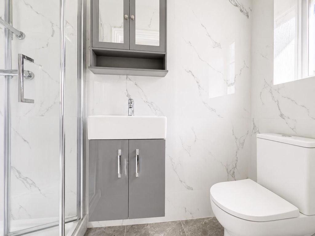 Property photo 3 of 4 Bathroom