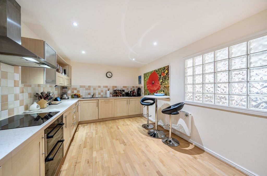 Property photo 2 of 21 1479643-14-6A32c2...