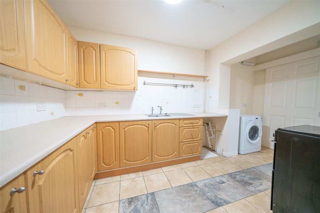 Property photo 2 of 15 Cb8.Jpg