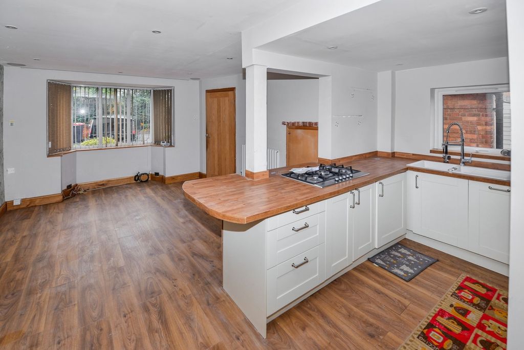 Property photo 2 of 25