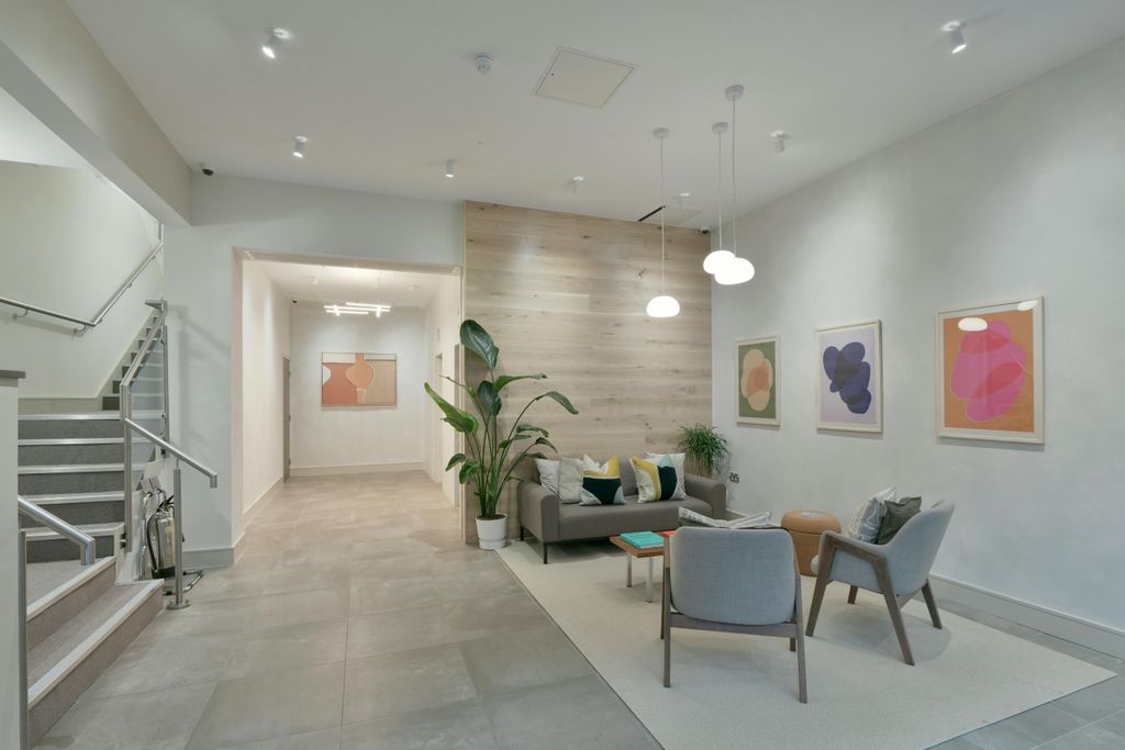 Property photo 3 of 16 Ambler House 0113.Jpg