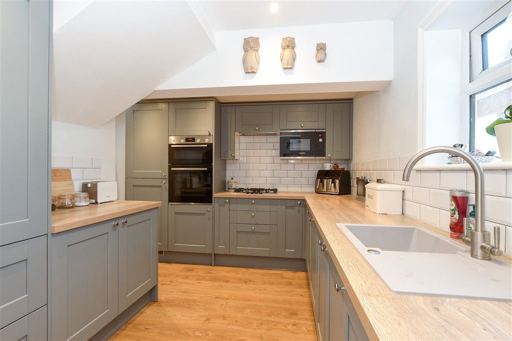 Property photo 2 of 17 Kitchen