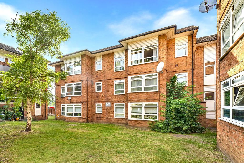 Property photo 1 of 8