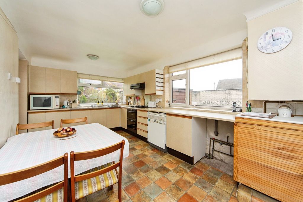 Property photo 2 of 15 Pbox-Img.Jpg