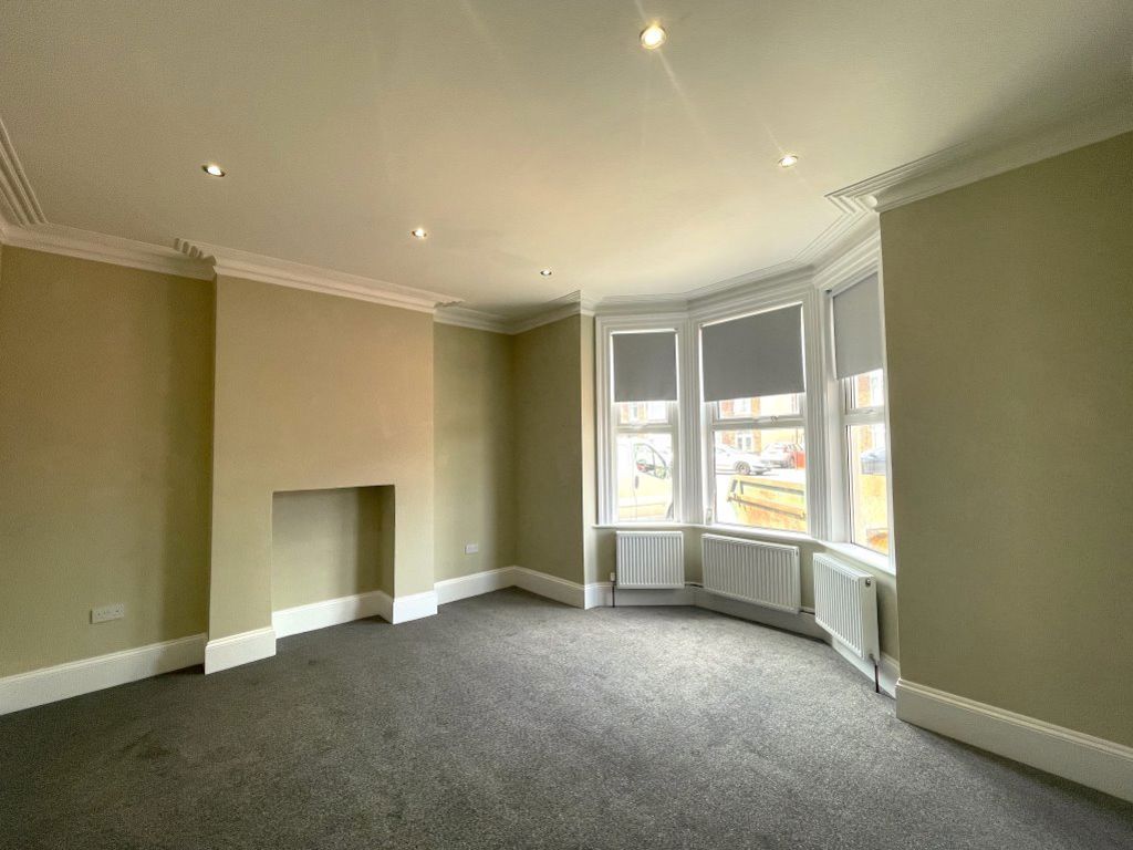 Property photo 3 of 39