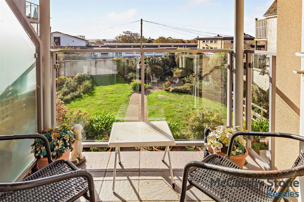 Property photo 2 of 17 Balcony