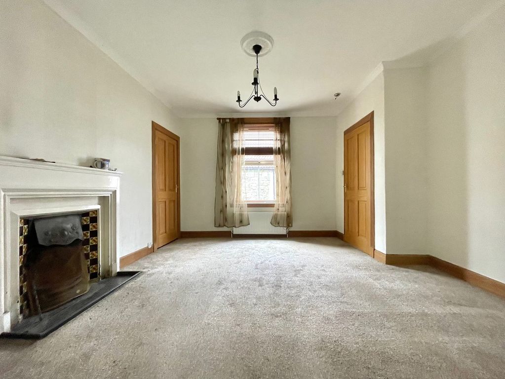 Property photo 3 of 28