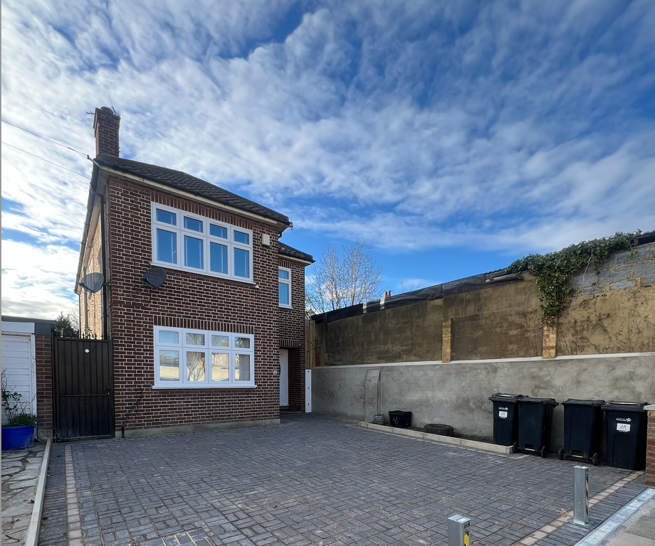 Property photo 1 of 11