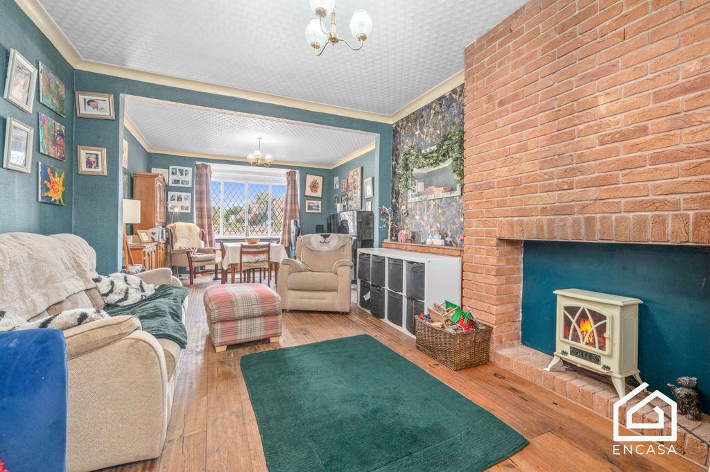 Property photo 2 of 20