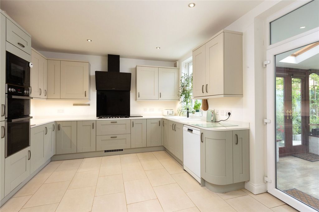 Property photo 3 of 13 Kitchen