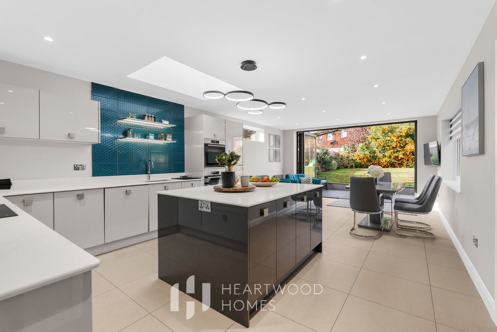 Property photo 2 of 17