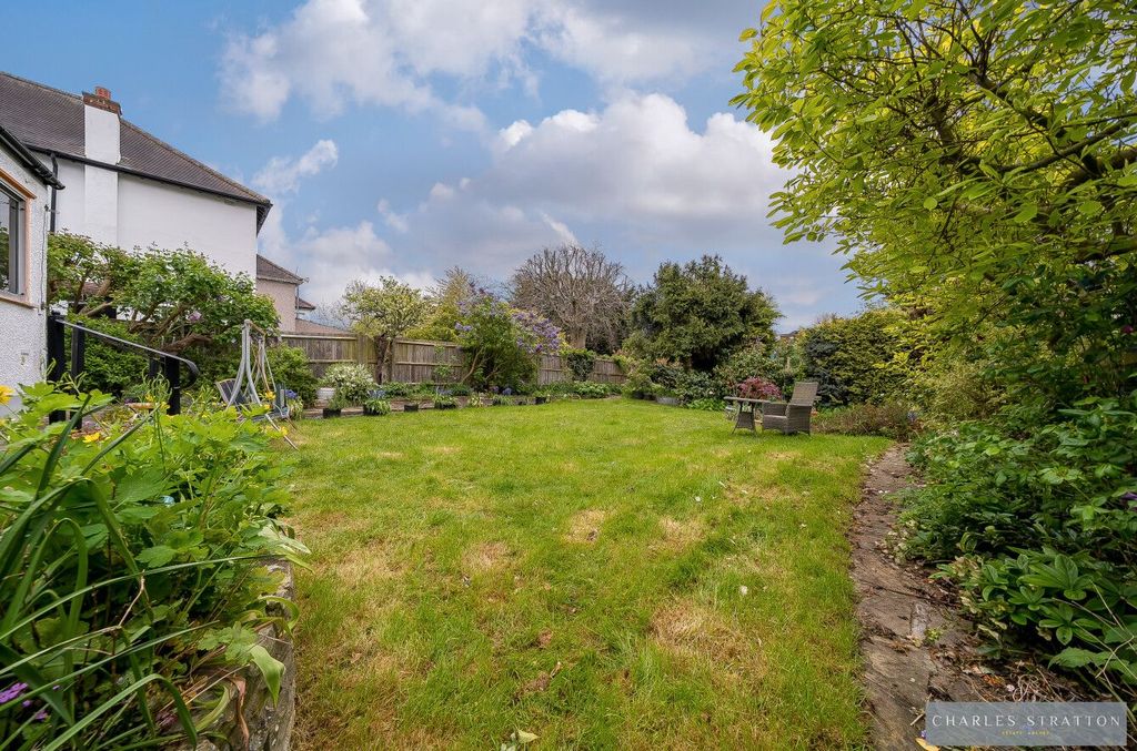 Property photo 2 of 20
